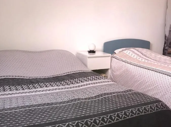 , 1 Lit Double Et 1 Lit Simple Alloggio in famiglia